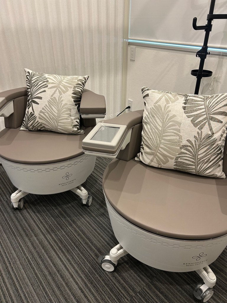 骨盤底筋トレーニングチェア「ルネチェア」2台|和歌山市駅前 Beauty Salon K2